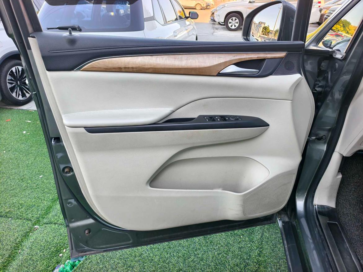 Buick GL8 2018 thumb 8