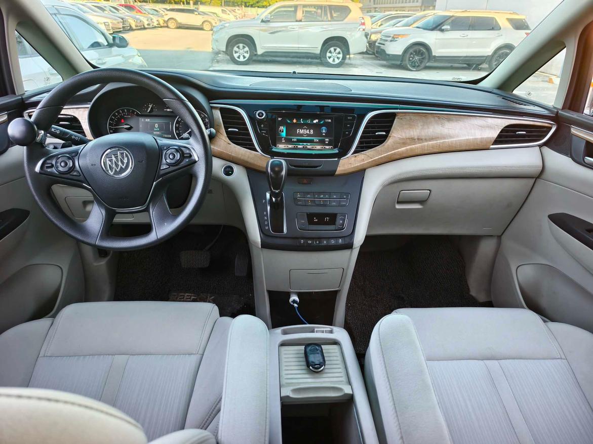 Buick GL8 2018 thumb 9
