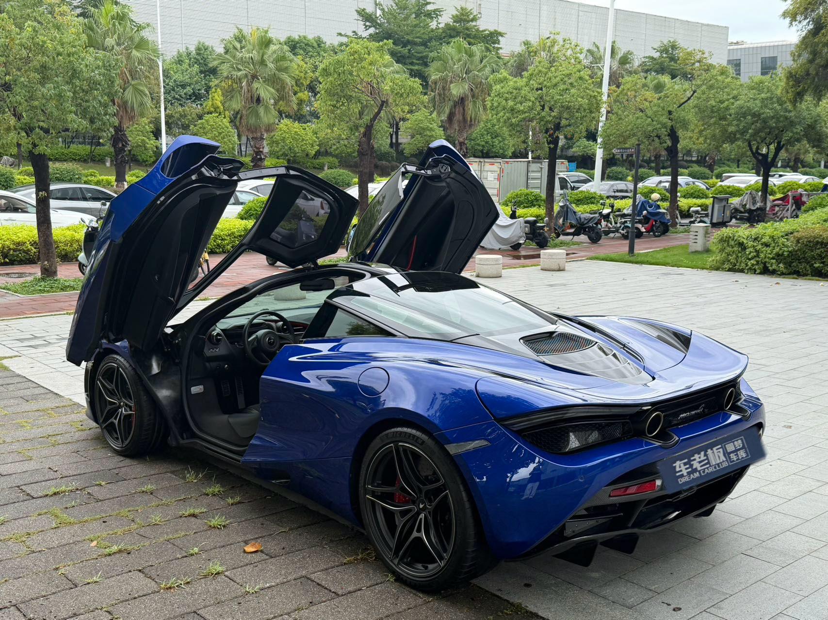 McLaren 720S 2019 thumb 6