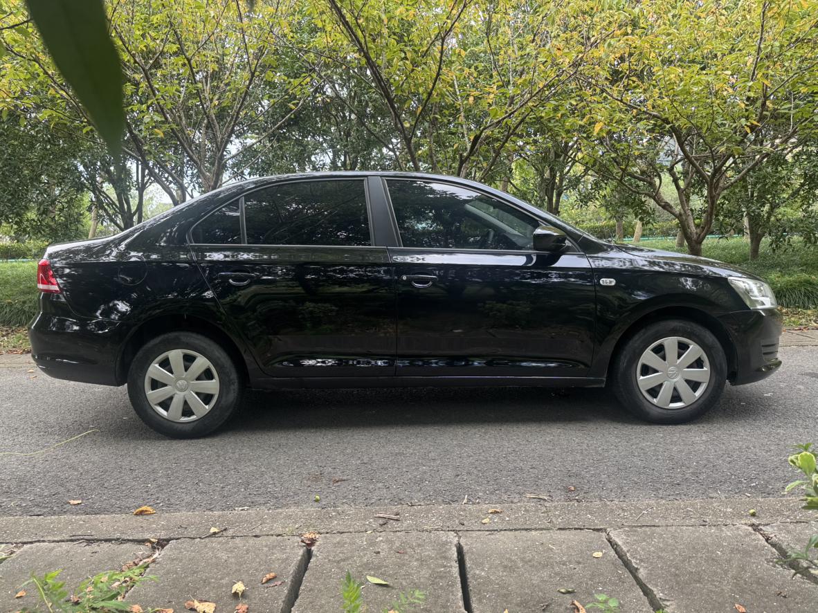 Volkswagen Santana 2015 thumb 6