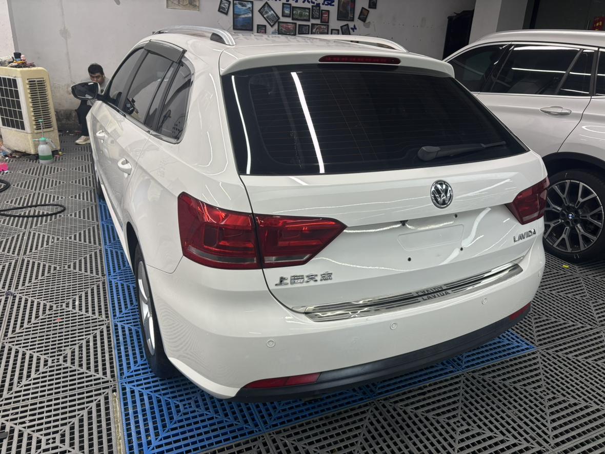 Volkswagen Lavida 2013 thumb 2