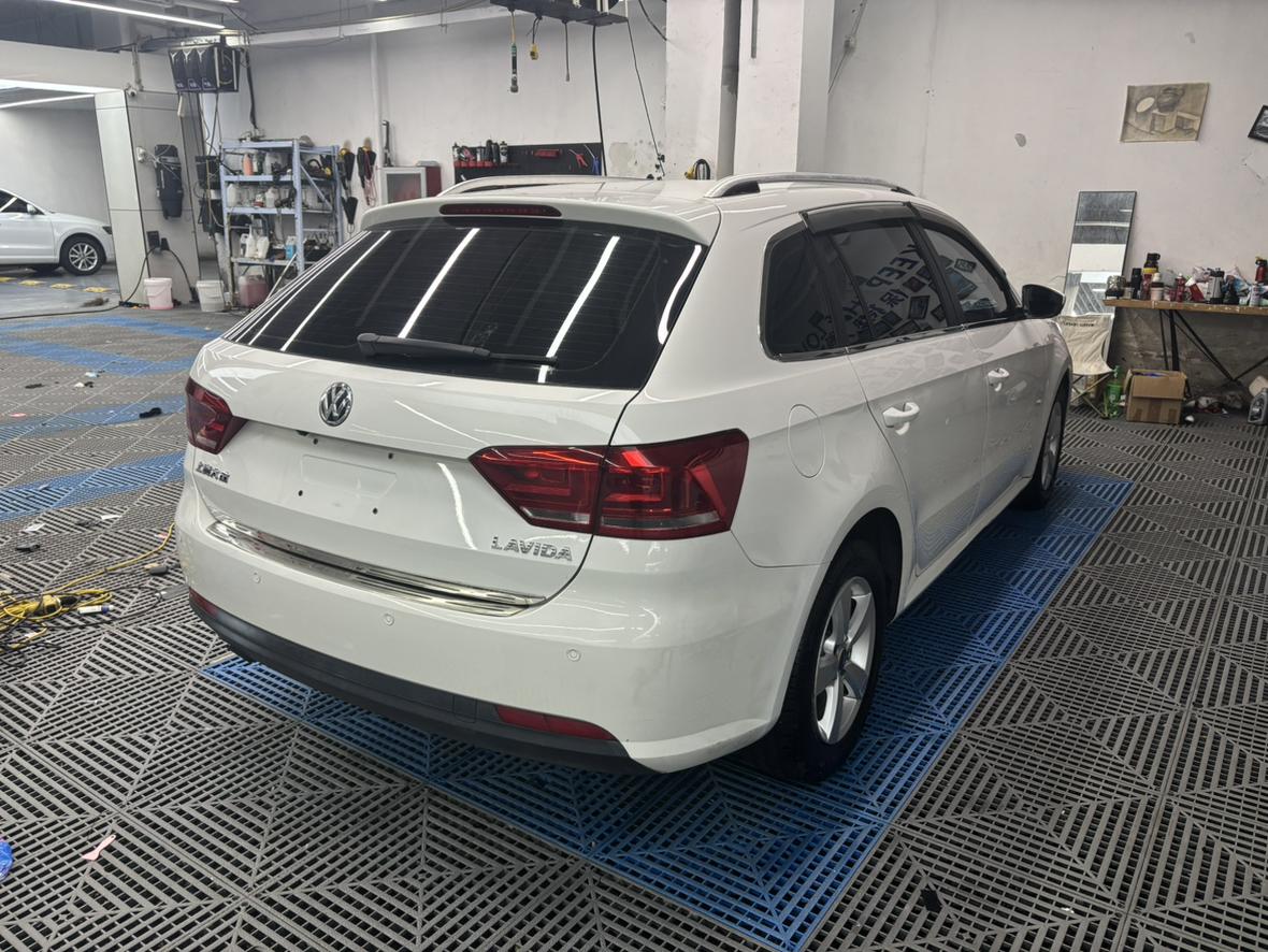 Volkswagen Lavida 2013 thumb 3