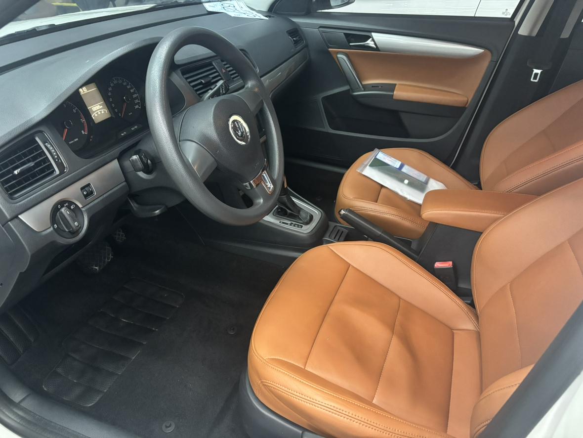 Volkswagen Lavida 2013 thumb 7