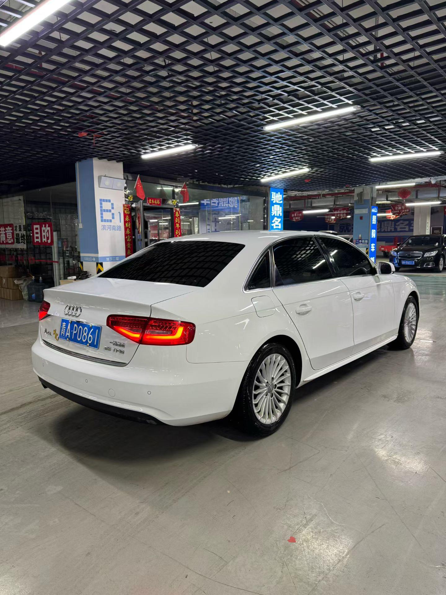 Audi A4 2015 thumb 4