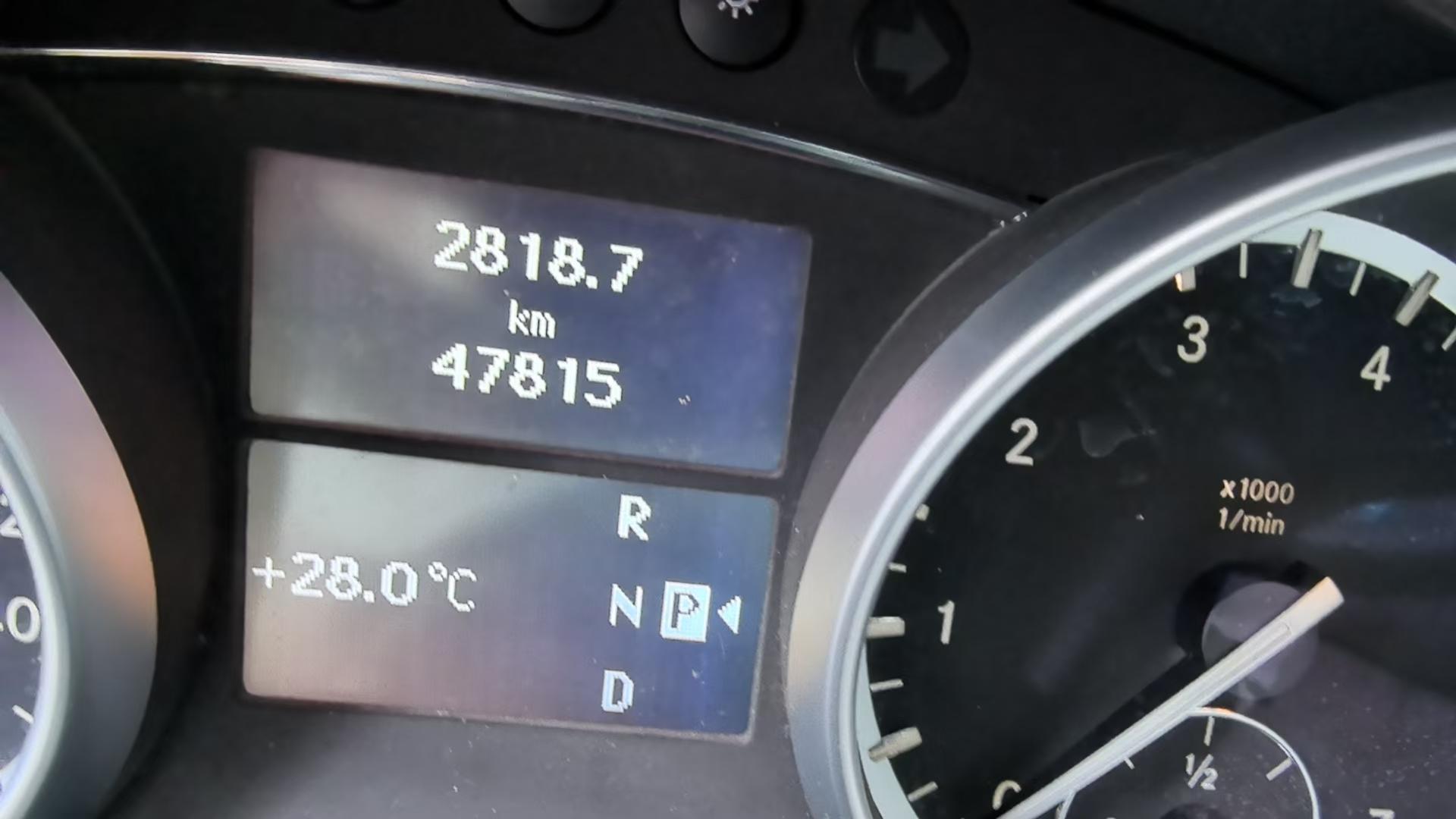 Mercedes-Benz R-Класс 2014 thumb 6