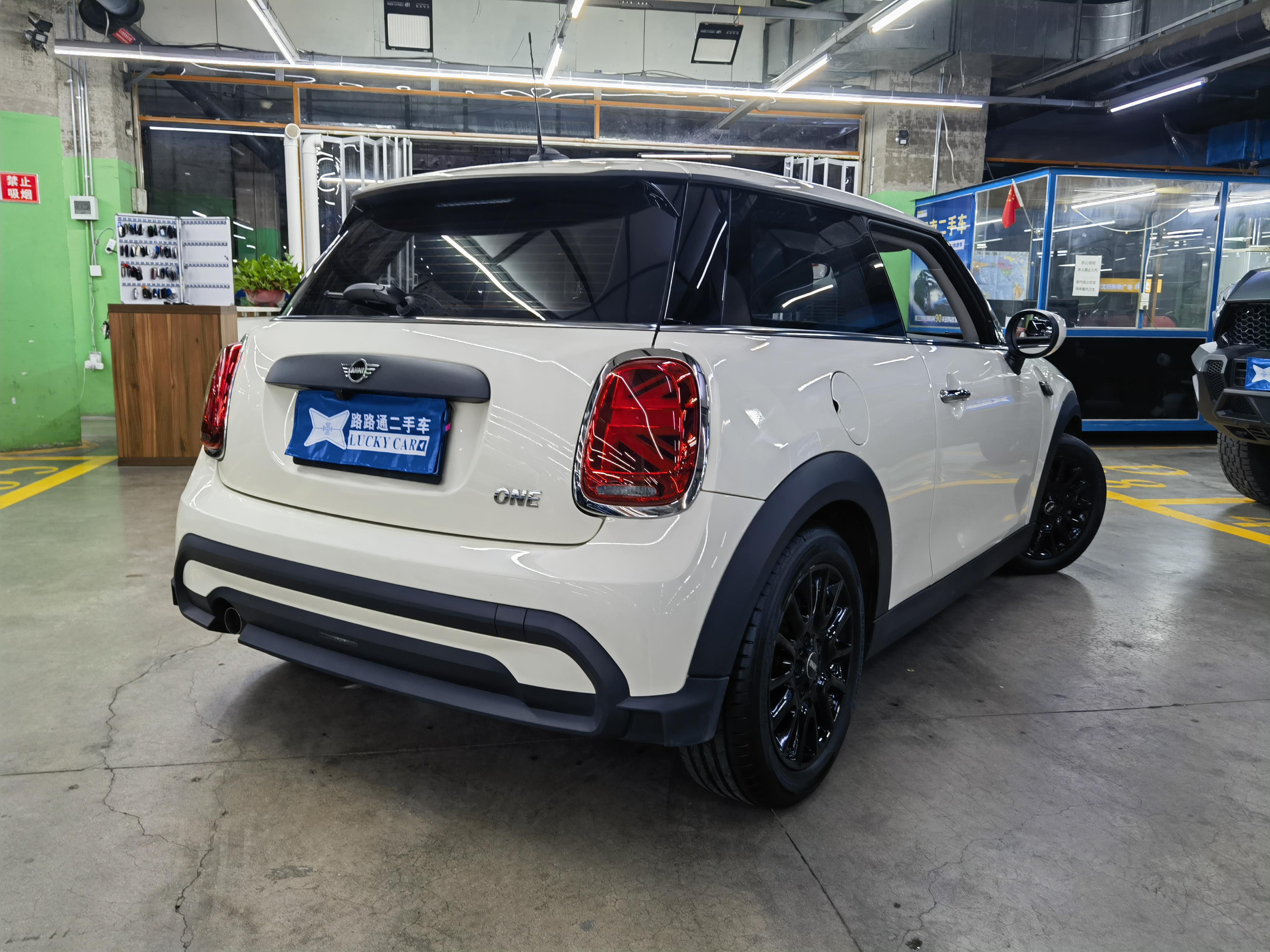 Mini Hatch 2022 thumb 4