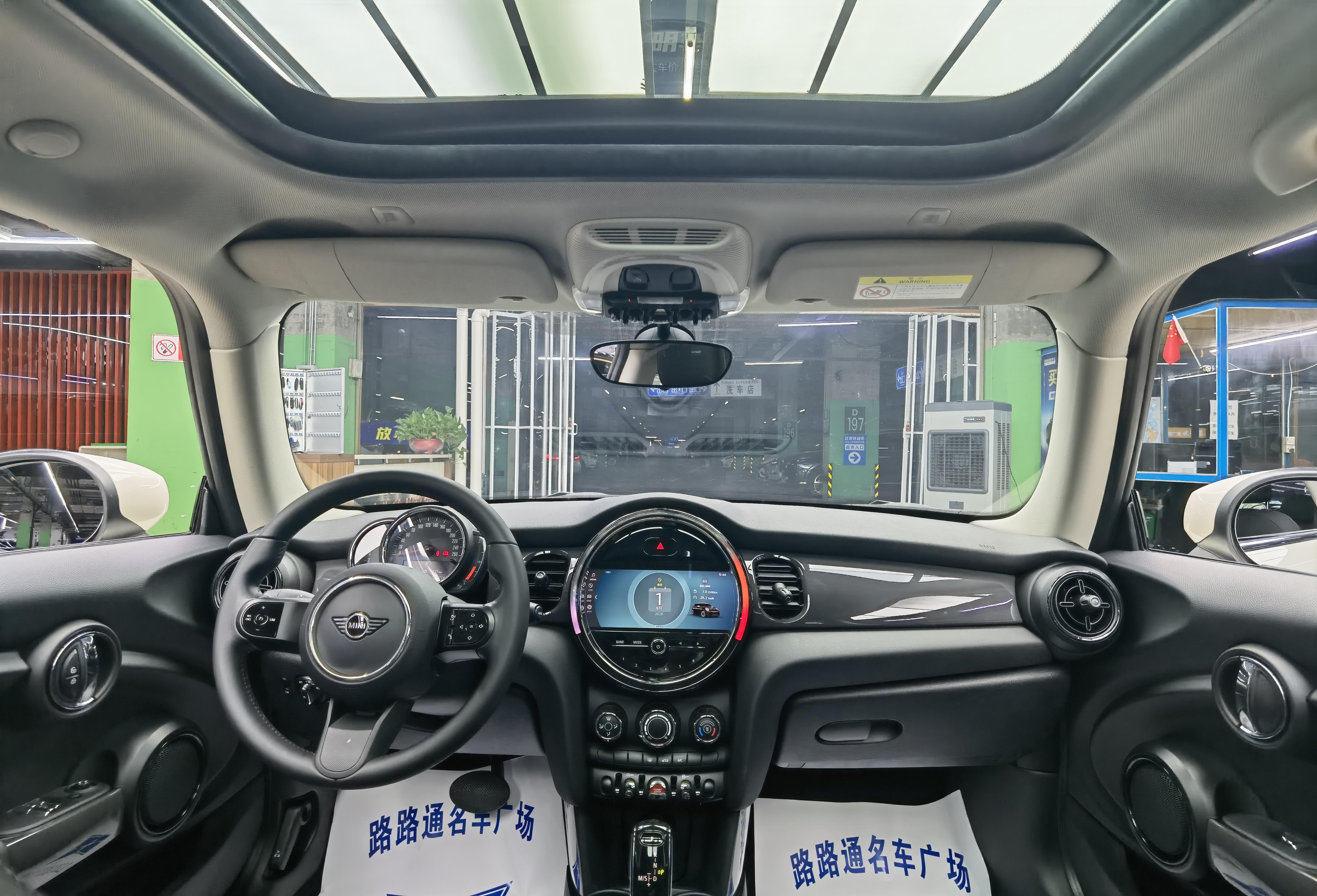 Mini Hatch 2022 thumb 8