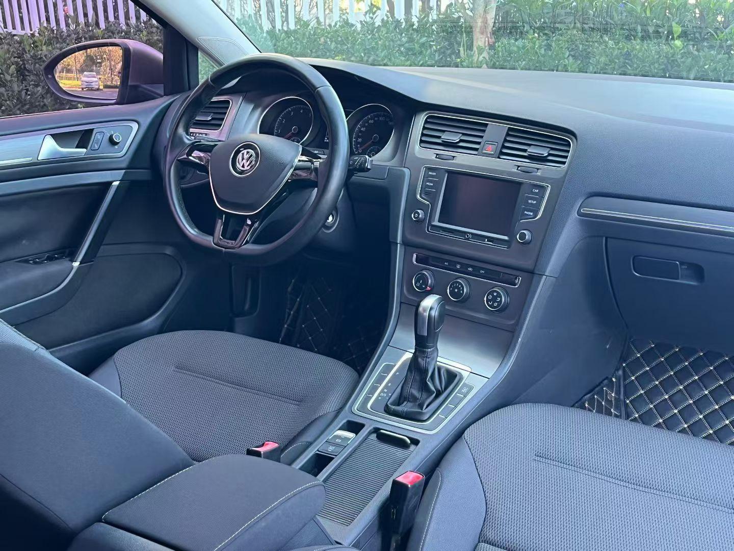 Volkswagen Golf Sportsvan 2015 thumb 4