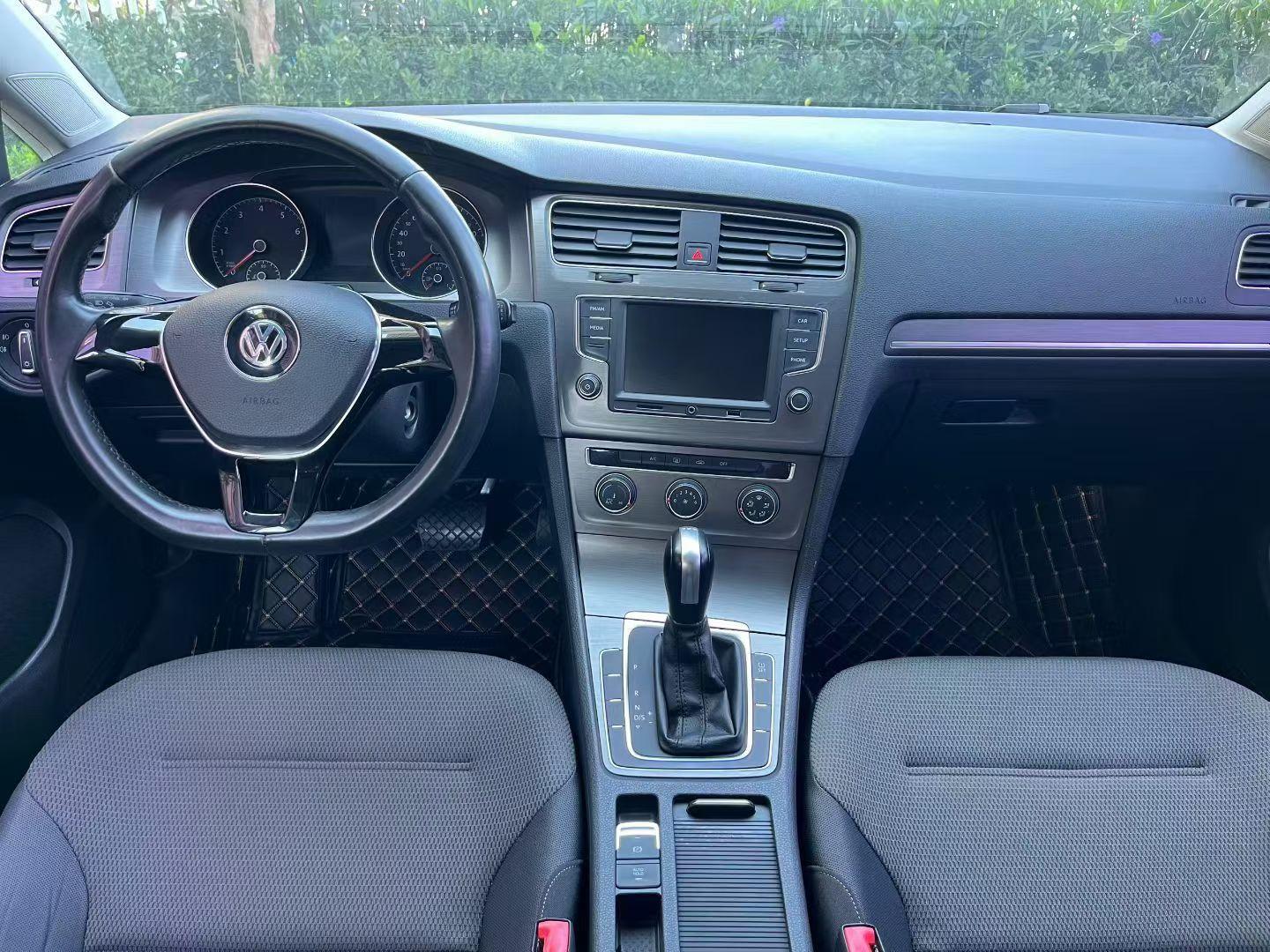 Volkswagen Golf Sportsvan 2015 thumb 6