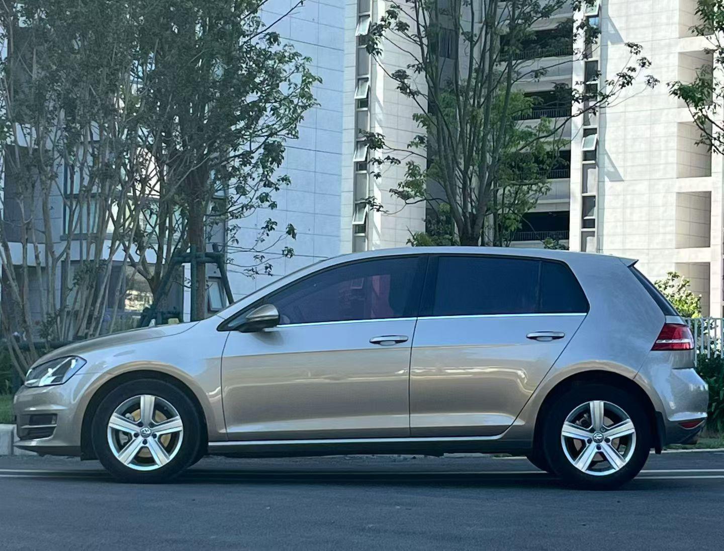 Volkswagen Golf Sportsvan 2015 thumb 11