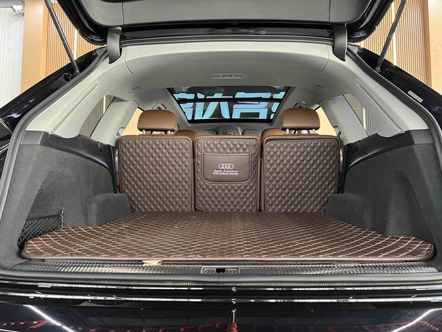Audi Q7 2018 thumb 9