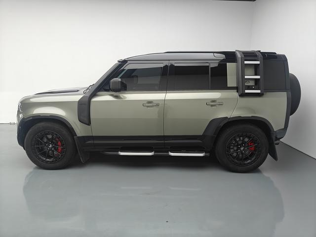 Land Rover Defender 2023 thumb 2