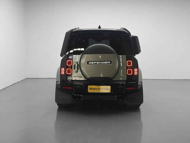 Land Rover Defender 2023 thumb 4