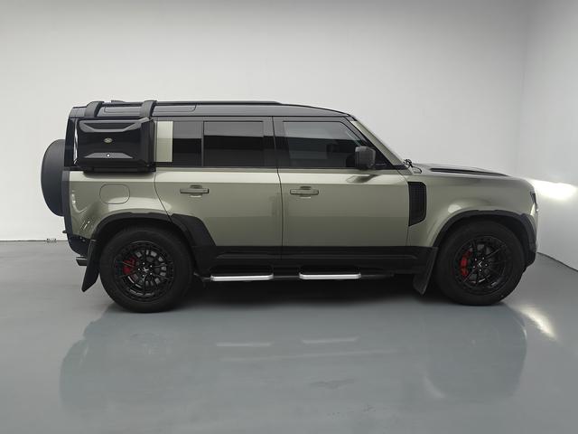 Land Rover Defender 2023 thumb 6
