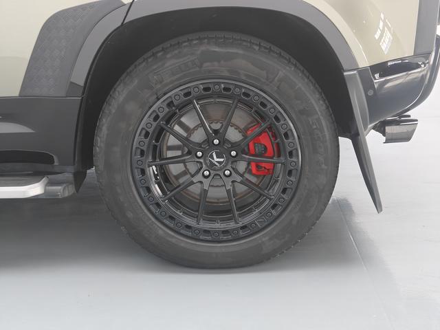 Land Rover Defender 2023 thumb 7