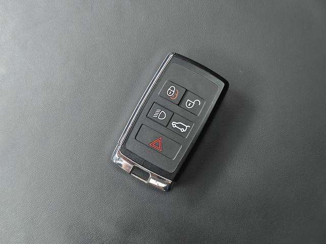 Land Rover Defender 2023 thumb 9