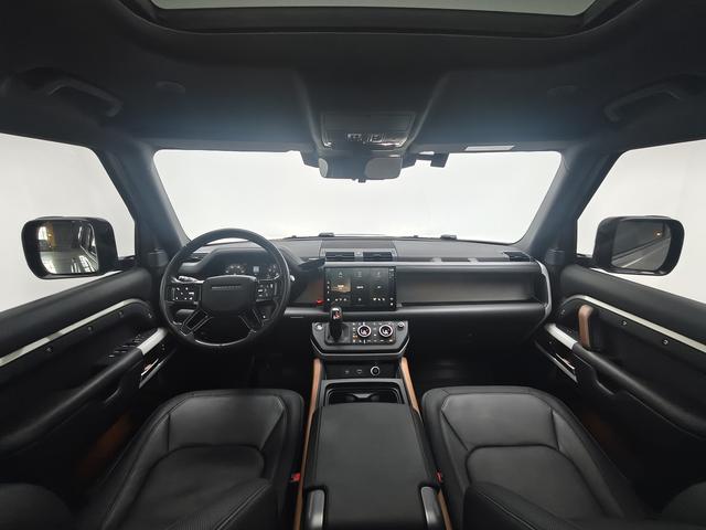 Land Rover Defender 2023 thumb 12