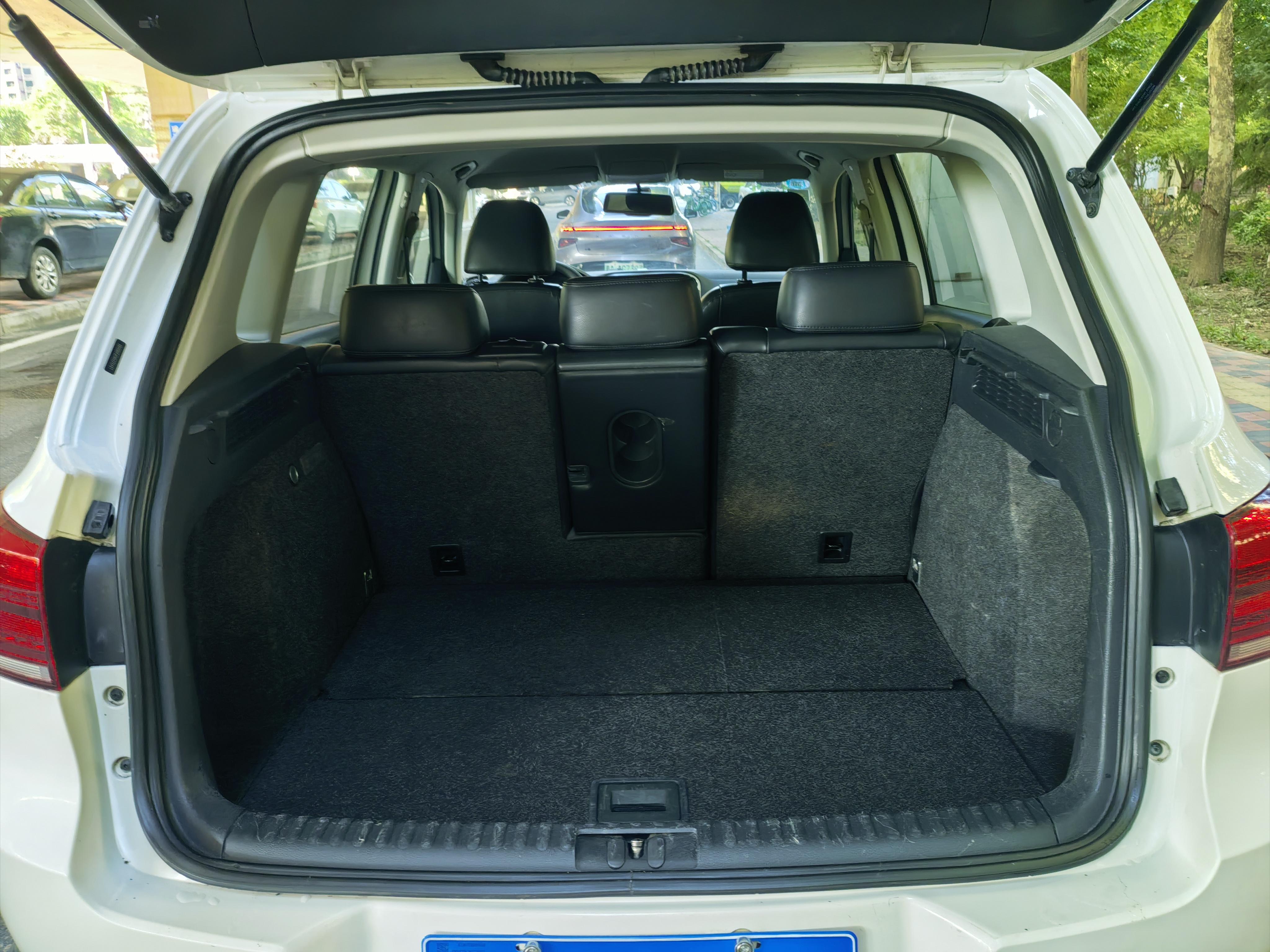 Volkswagen Tiguan 2015 thumb 6