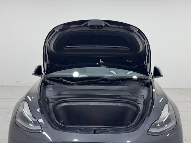 Tesla Model Y 2024 thumb 8