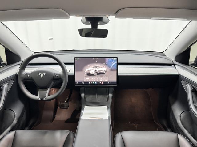 Tesla Model Y 2024 thumb 12