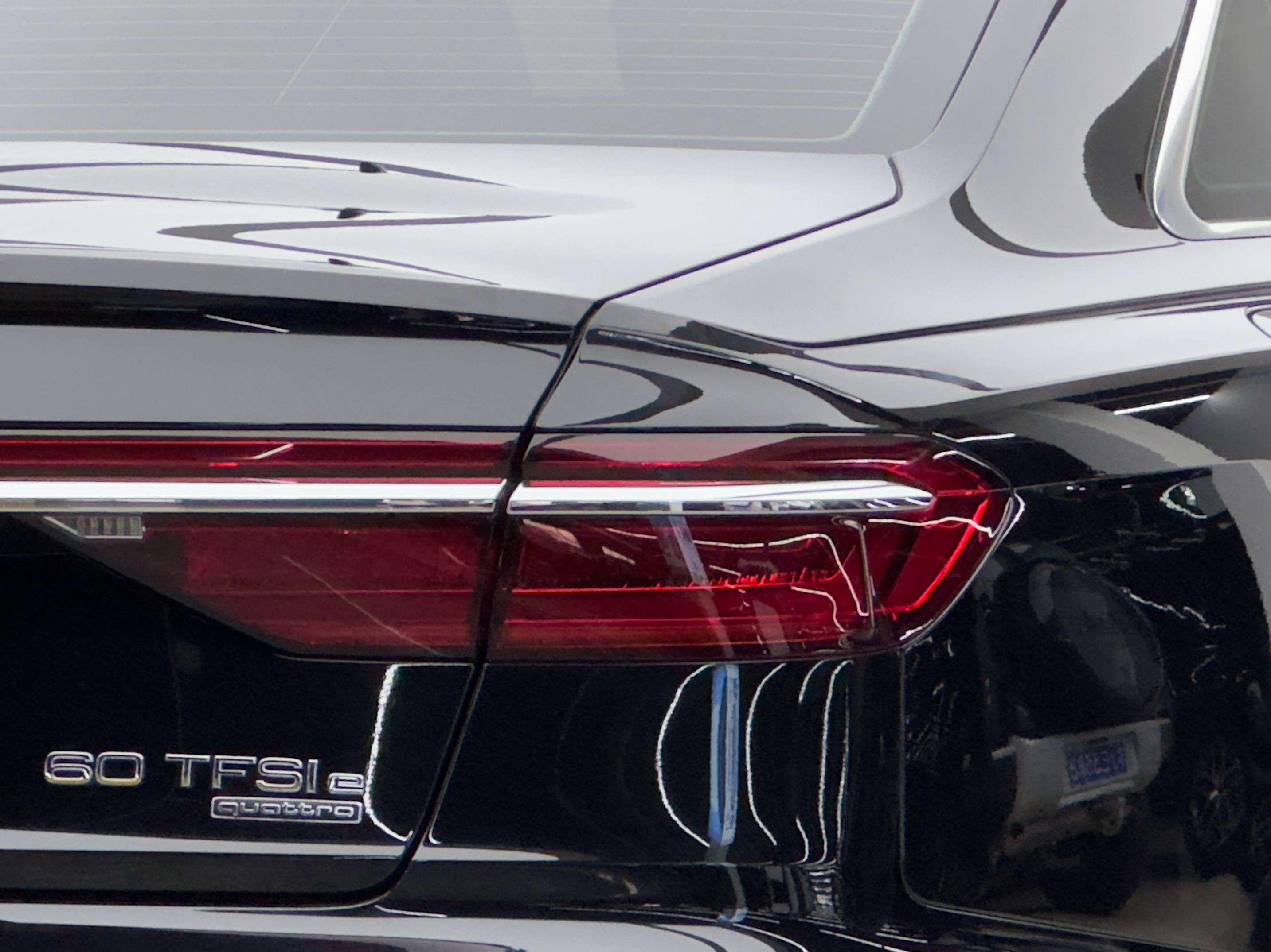 Audi A8 2022 thumb 3