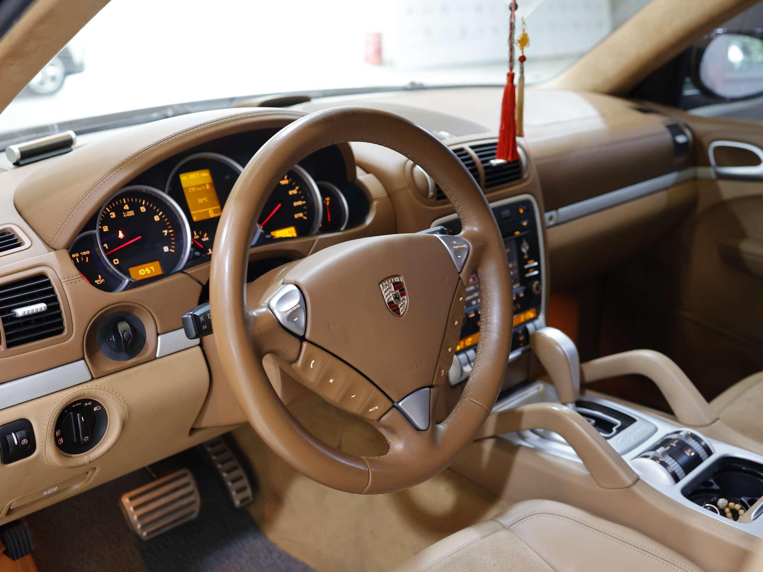 Porsche Cayenne 2008 thumb 11