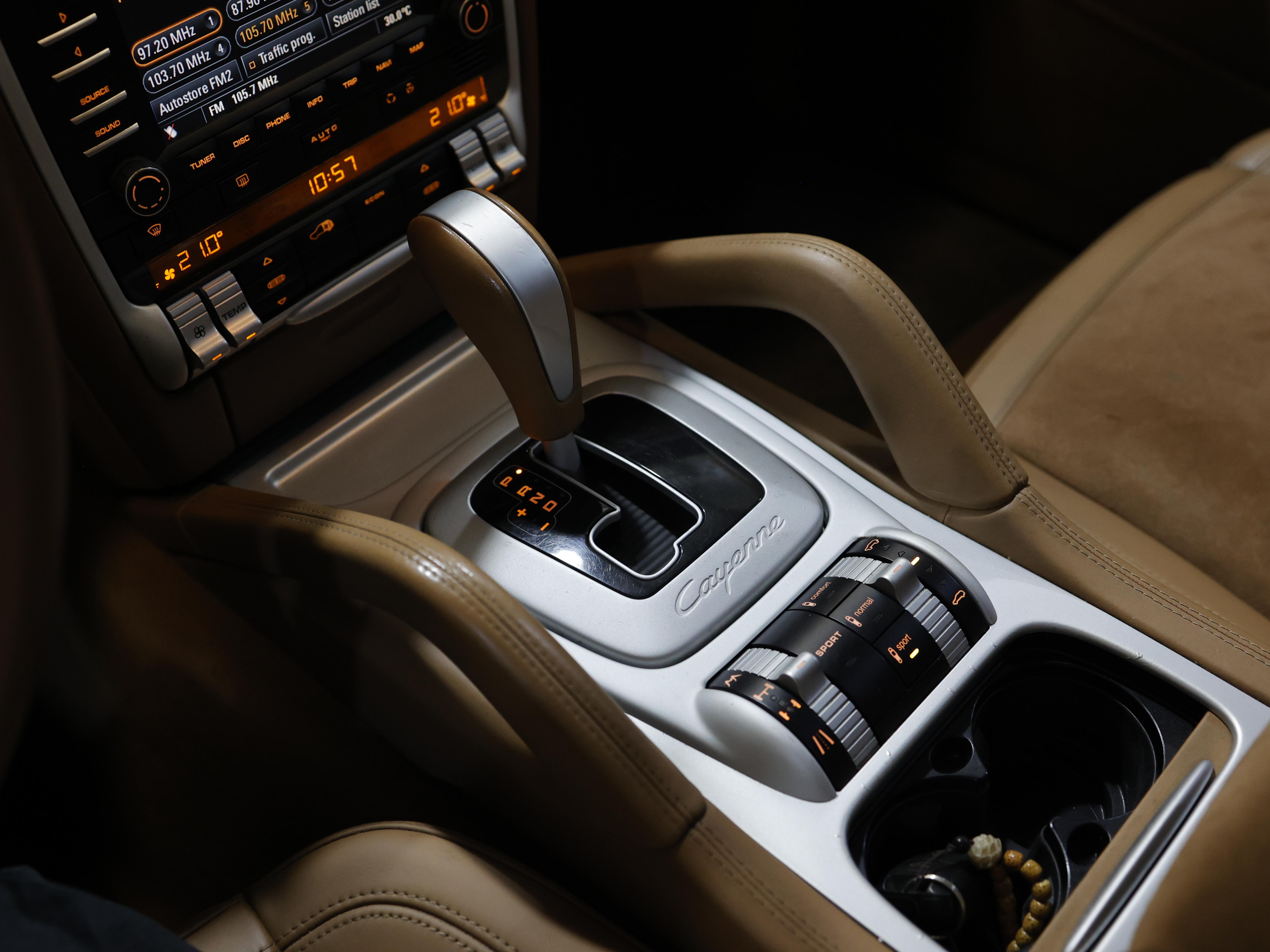 Porsche Cayenne 2008 thumb 12