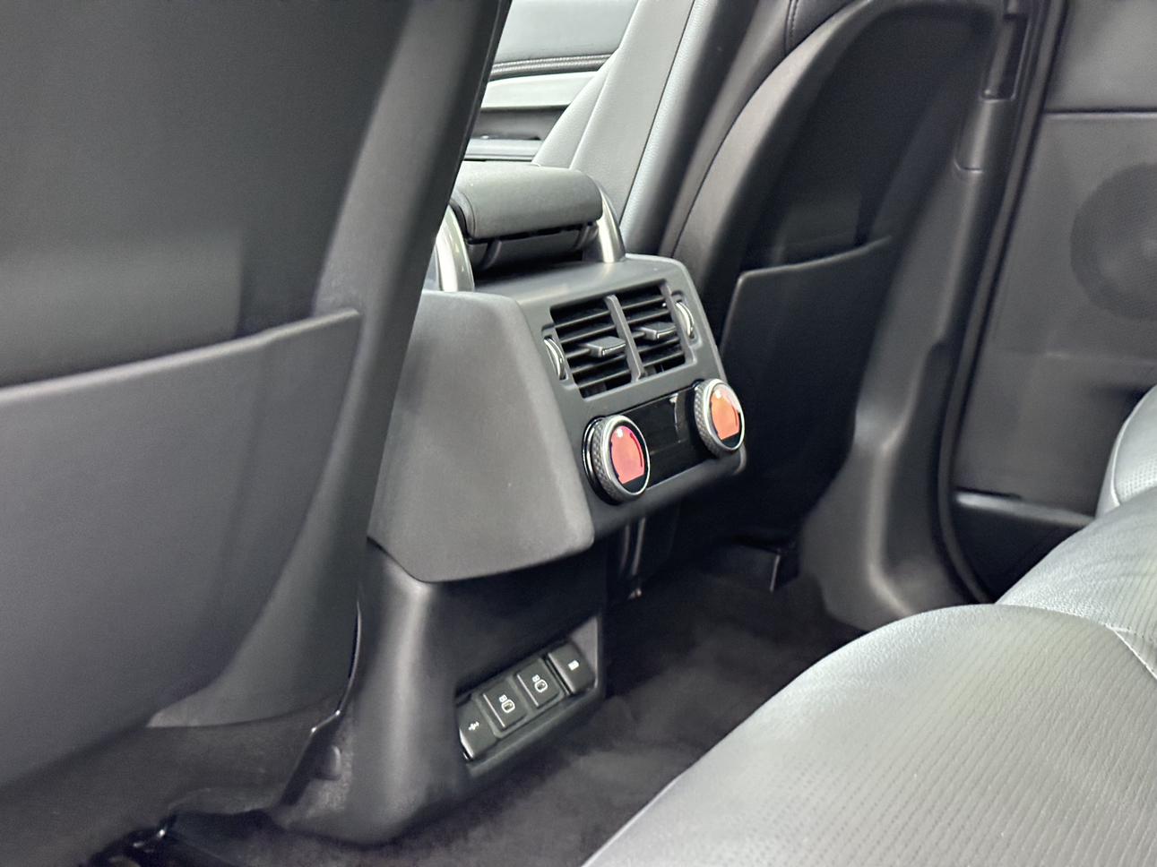 Land Rover Discovery 2021 thumb 10