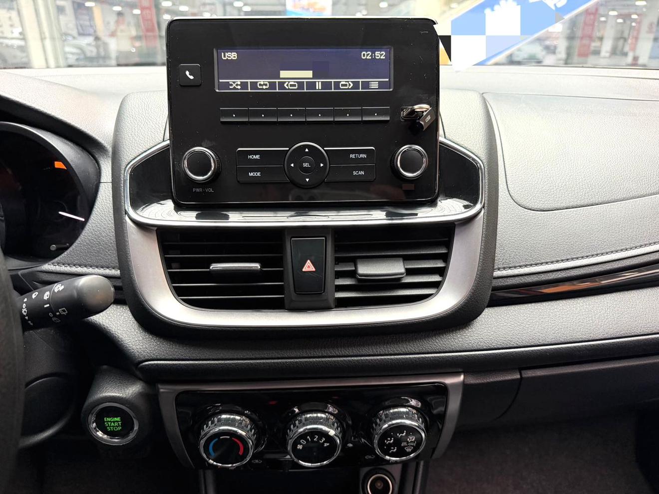 Toyota Yaris 2022 thumb 8