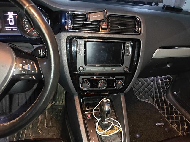 Volkswagen Sagitar 2018 thumb 10