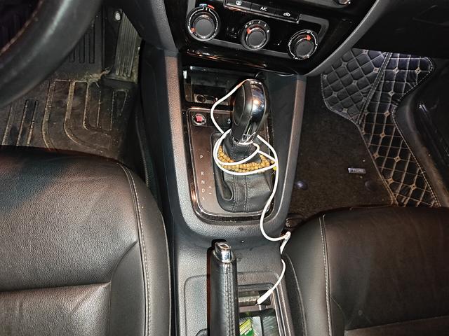 Volkswagen Sagitar 2018 thumb 12
