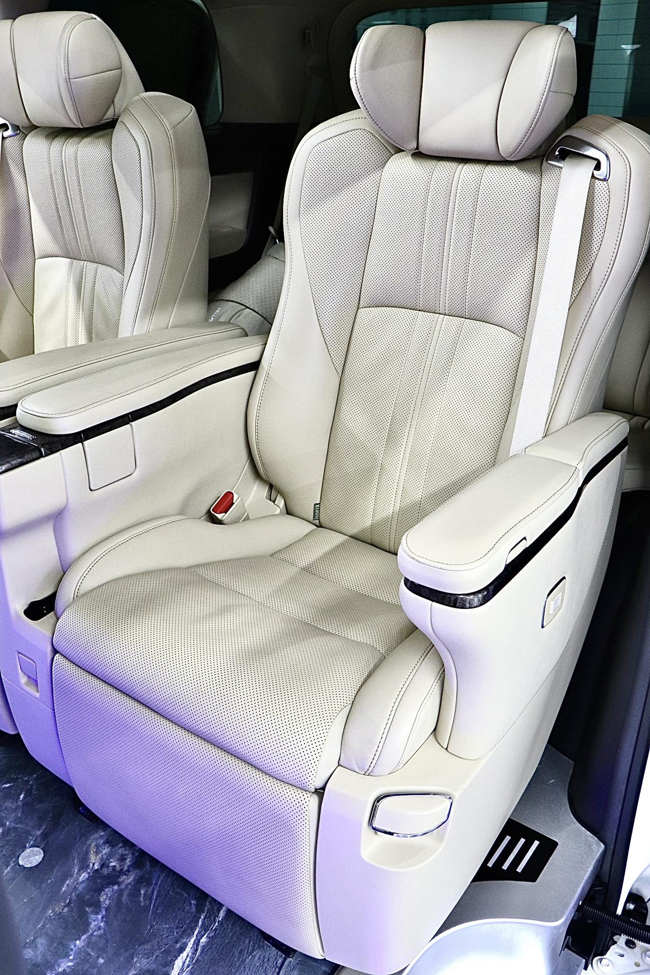 Toyota Vellfire 2021 thumb 9