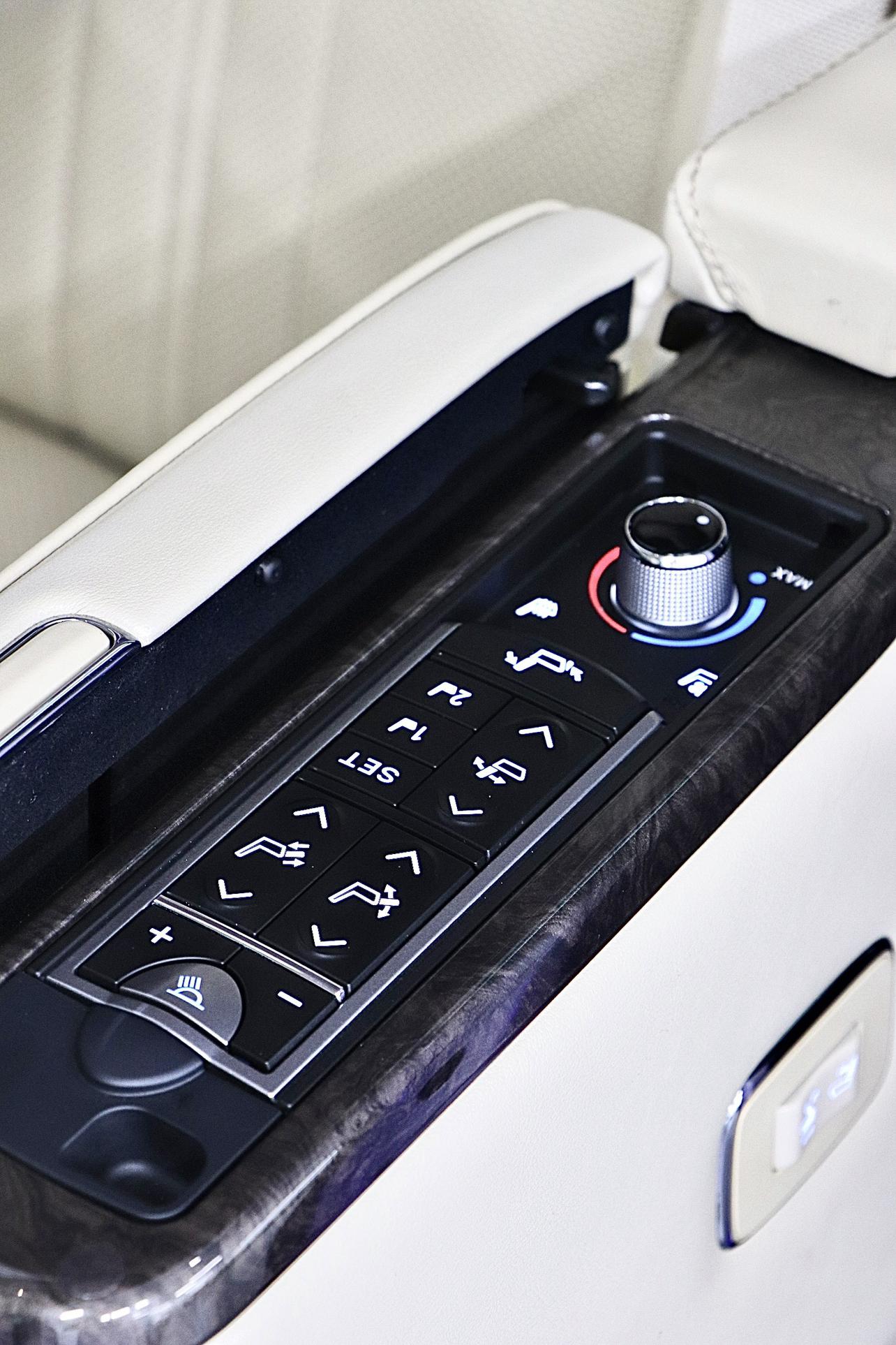 Toyota Vellfire 2021 thumb 11