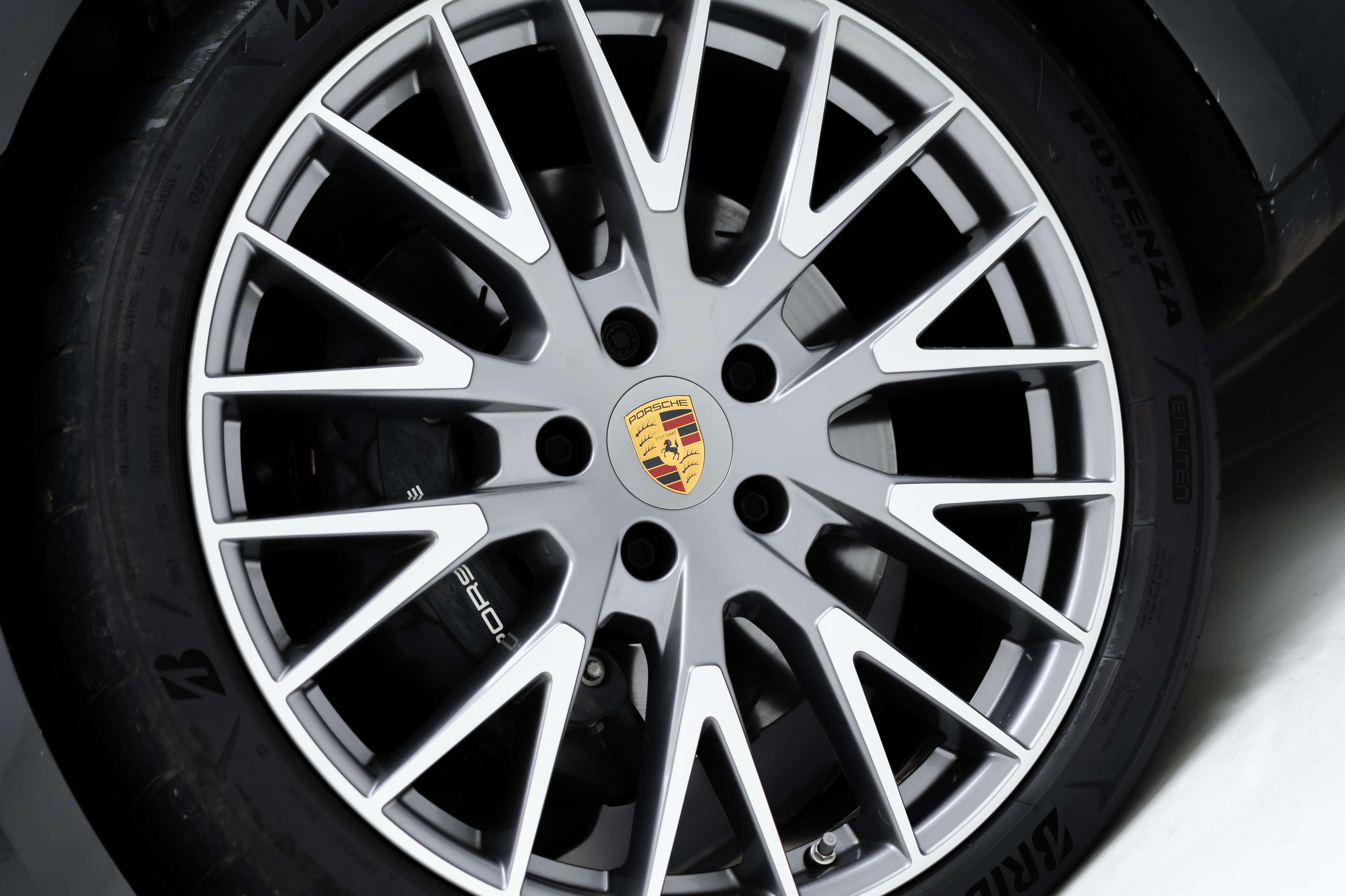 Porsche Panamera 2025 thumb 4