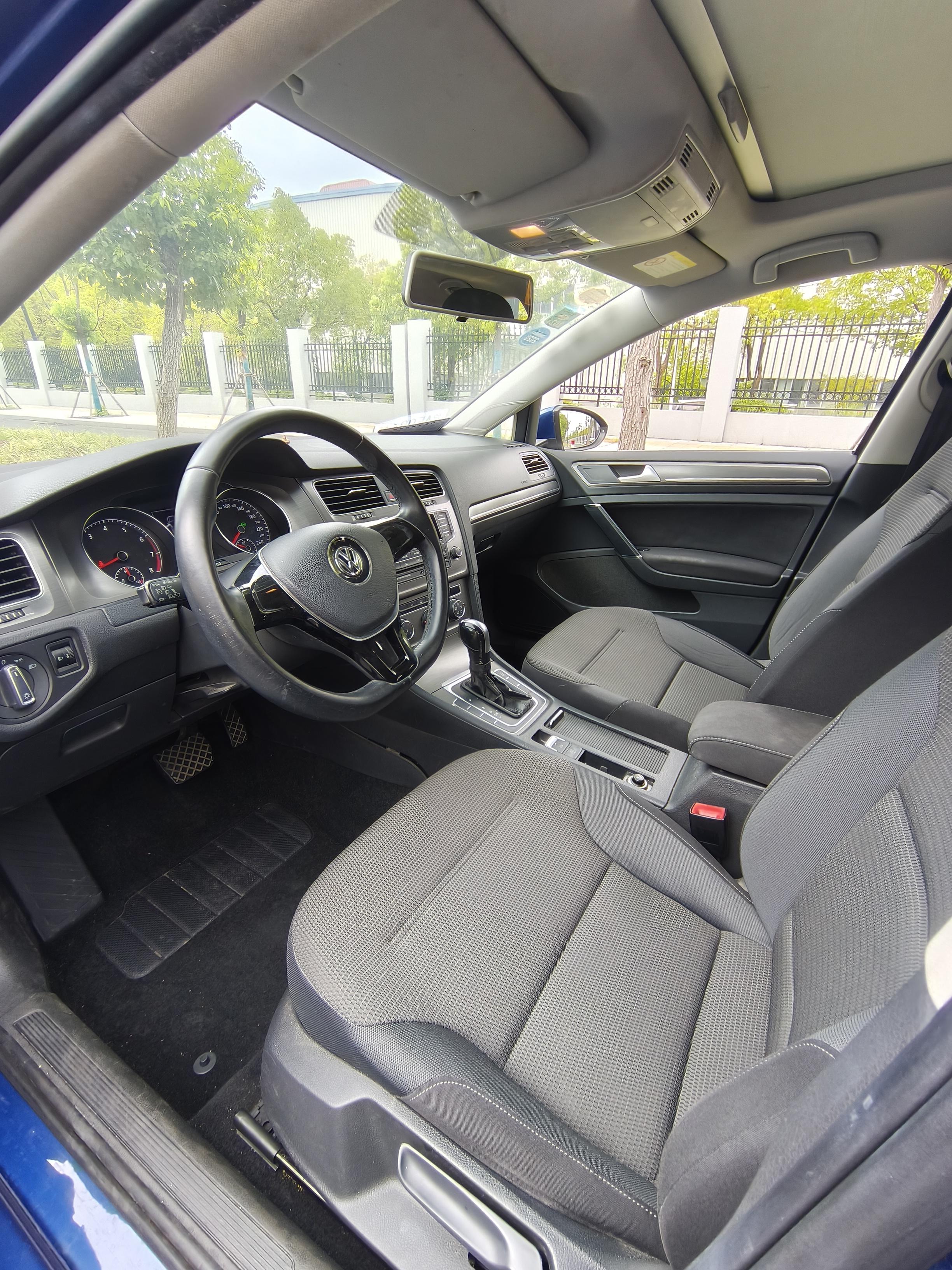 Volkswagen Golf Sportsvan 2015 thumb 6