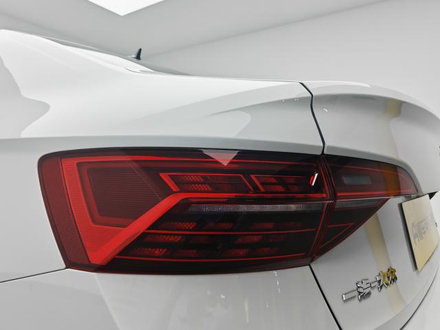 Volkswagen Sagitar 2022 thumb 11