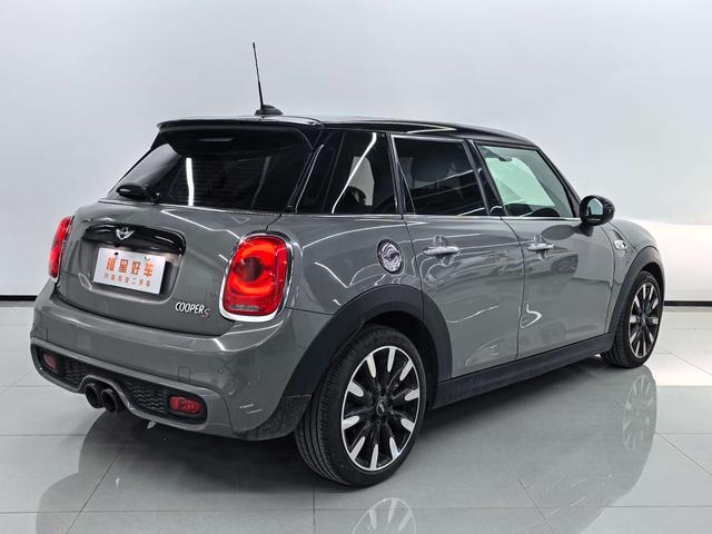 Mini Hatch 2016 thumb 3
