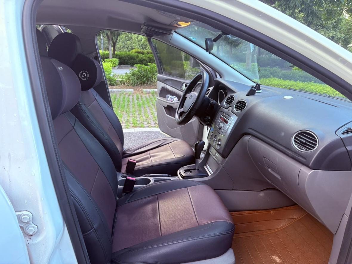 Ford Focus ST 2013 thumb 7