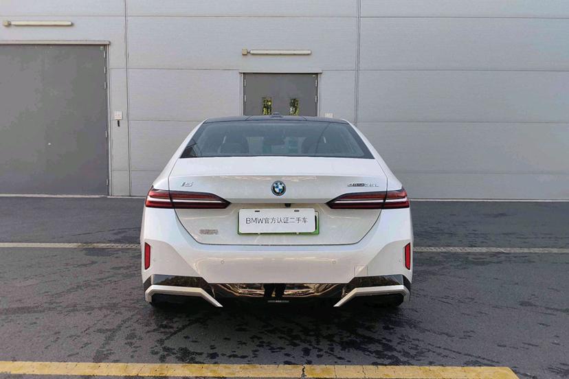 BMW i5 2024 thumb 2
