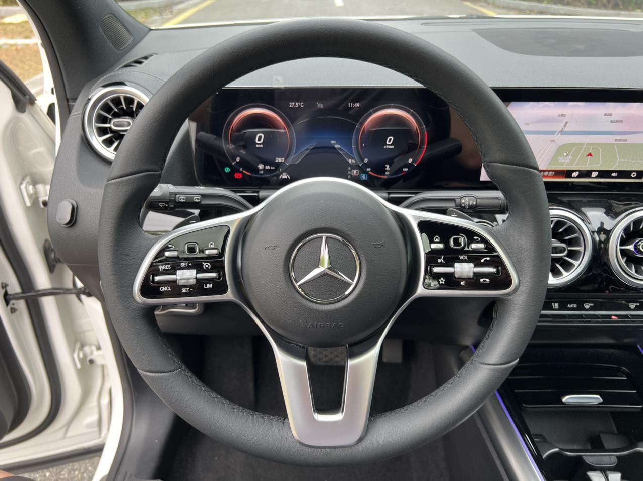Mercedes-Benz GLA 2022 thumb 10