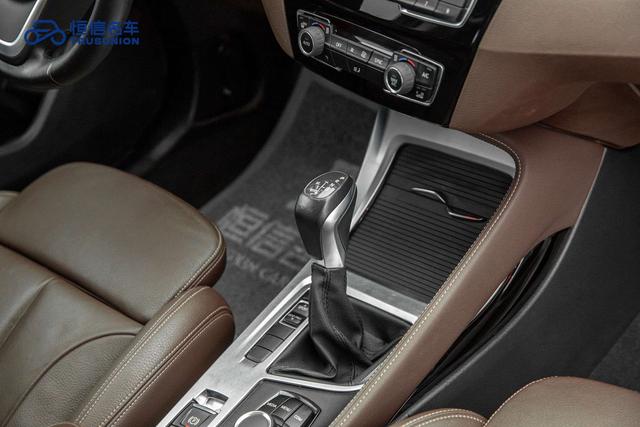 BMW X1 2018 thumb 11