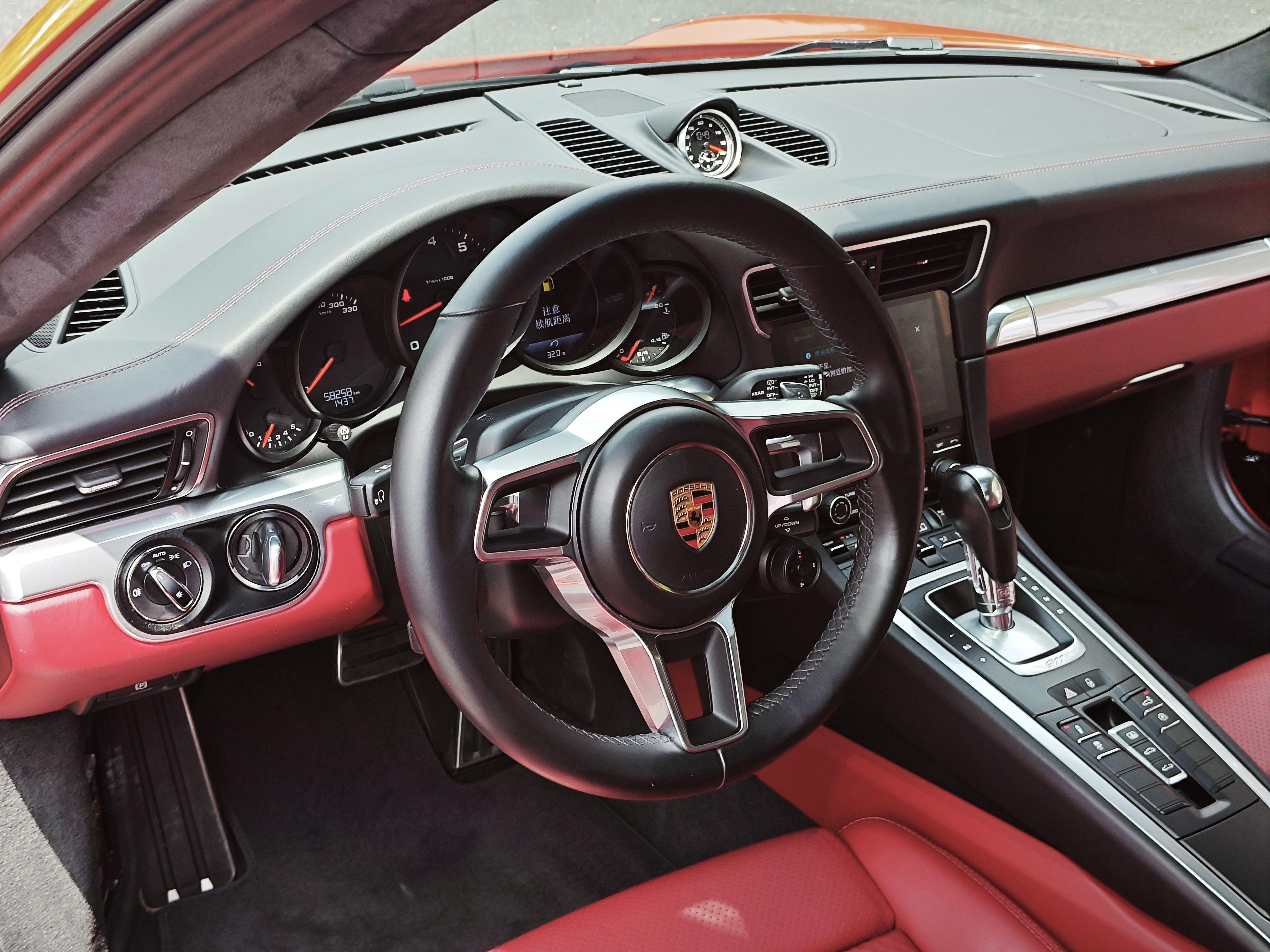 Porsche 911 2016 thumb 12