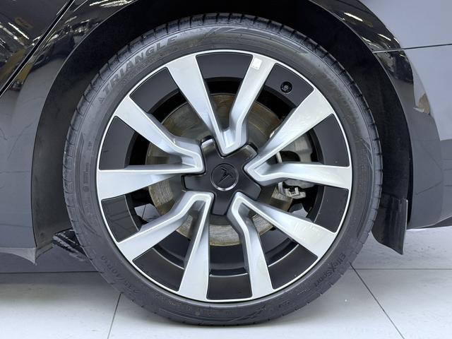 Tesla Model 3 2023 thumb 7