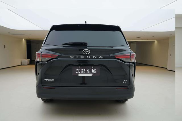 Toyota Sienna 2024 thumb 2