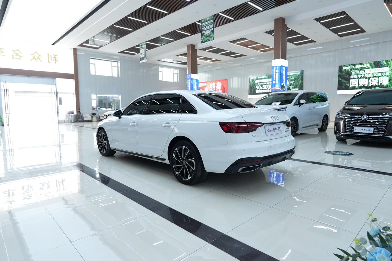 Audi A4 2023 thumb 2