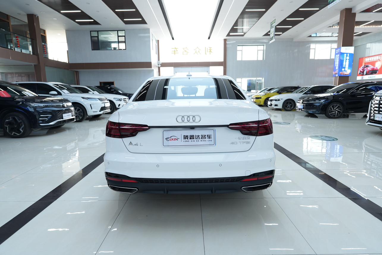 Audi A4 2023 thumb 3