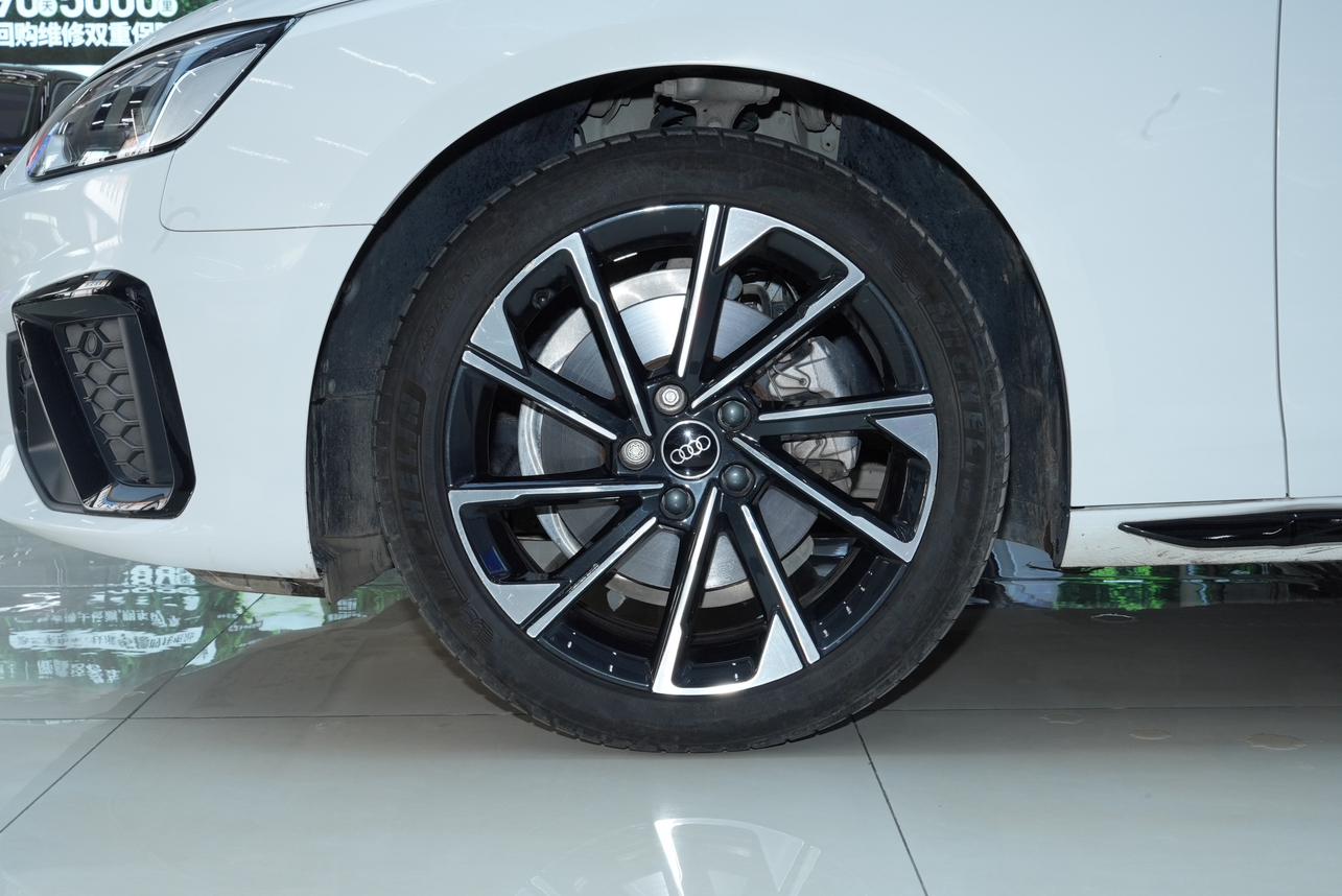 Audi A4 2023 thumb 8