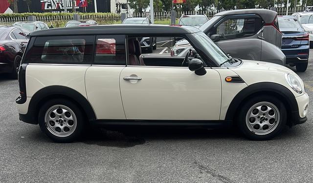 Mini Clubman 2011 thumb 2