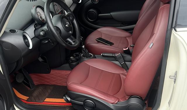 Mini Clubman 2011 thumb 12