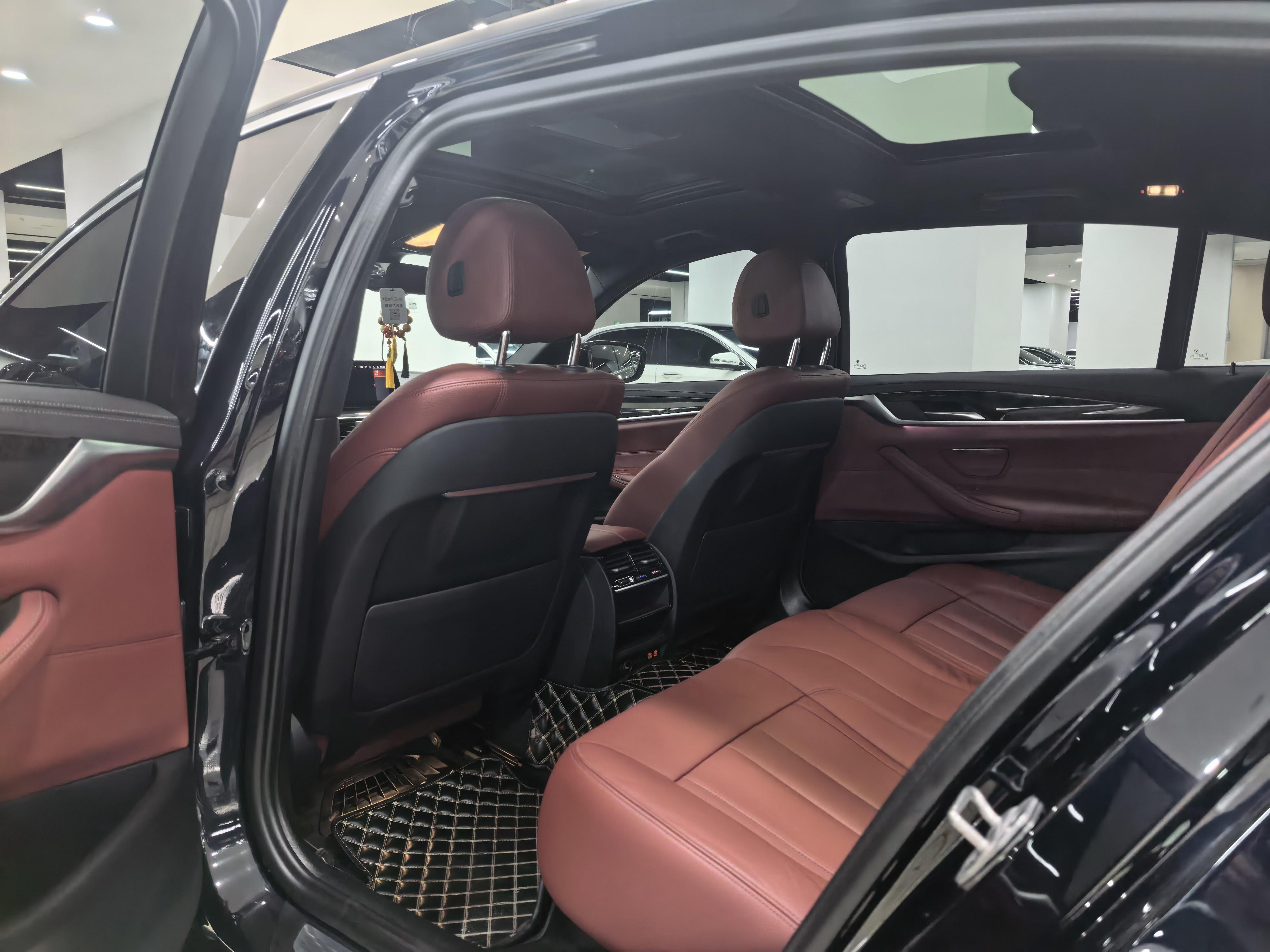 BMW 5 серии 2020 thumb 8